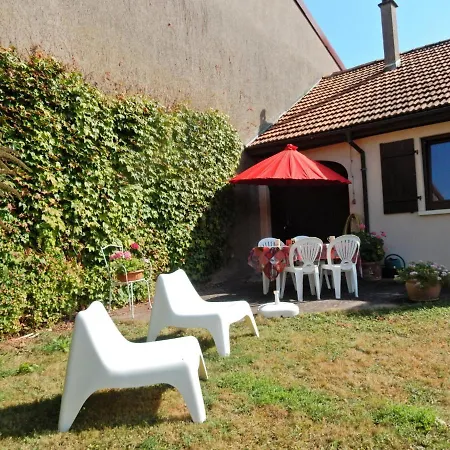 Snug With Fenced Garden Garden Furniture Bbq * Vic-sur-Seille